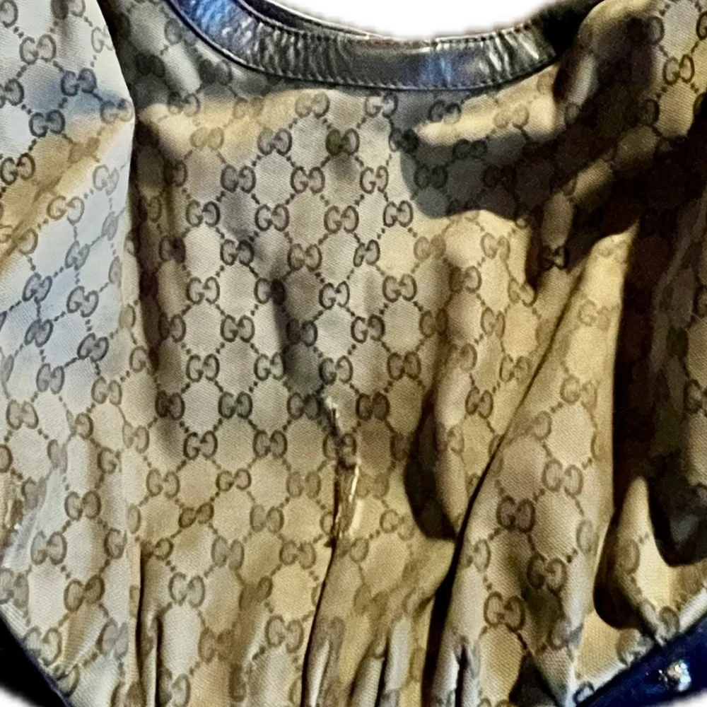 Gucci Beige and Black Shoulder Bag - Picture 2 of 5